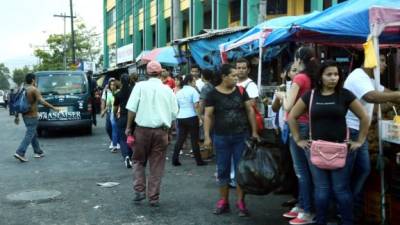 Por tener parada de buses, la segunda calle sureste de Medina es un blanco de facinerosos. Foto: Franklin Muñoz