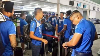 Los jugadores de la Selección de Honduras antes de viajar a Estados Unidos. Foto Twitter @FenafuthOrg