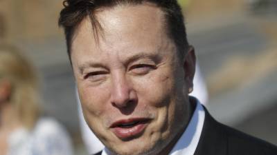 Elon Musk es el hombre más rico del mundo con una fortuna que asciende a los 300,000 millones de dólares.