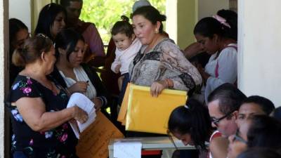 AHORRO. Los maestros ahorrarán unos 2,700 lempiras al año al dejar de cotizar en junio y diciembre.