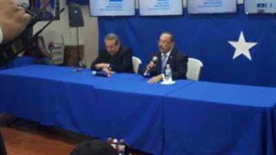 La conferencia estuvo a cargo del diputado Oswaldo Ramos Soto y del abogado Guillermo Pérez Cadalso.