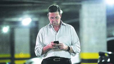 El expresidente Rafael Callejas se encuentra en libertad en Nueva York tras pagar una fianza.