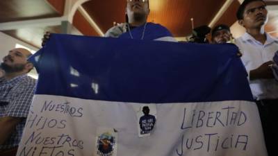 De acuerdo con la oposición, todavía hay cientos de prisioneros políticos en las cárceles nicaragüenses.