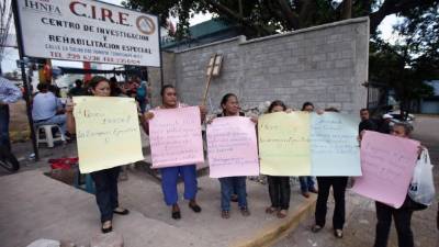 Tras el anuncio de liquidación del Ihnfa, algunos empleados se mantuvieron en protesta.