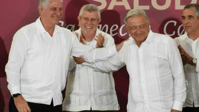 López Obrador junto al presidente de Cuba, Miguel Díaz-Canel.