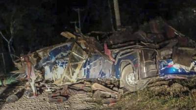 Al menos 39 personas murieron este miércoles cuando un autobús que trasladaba migrantes que habían cruzado la inhóspita selva del Darién, fronteriza con Colombia, chocó con otro vehículo en una carretera de <b>Panamá</b>.