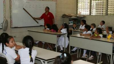 Escuela José de Jesús Ocampo de Choloma sí tiene aulas tecnológicas.