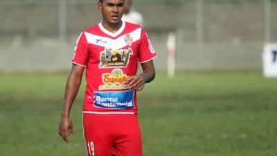 Además de futbolista, Tobías es abogado, empresario de palma africana, ganadero, juega en tres posiciones en la cancha.