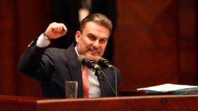 El presidente de la Asamblea Nacional (Parlamento) de Ecuador, el oficialista José Serrano, habla ante el pleno de la Asamblea hoy, viernes 9 de marzo del 2018, en Quito (Ecuador). EFE