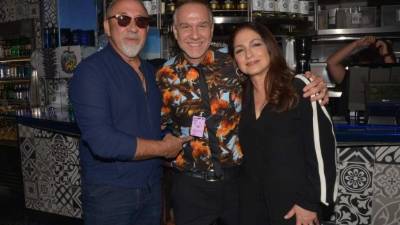 Emilio Estefan con Frank Amadeo y Gloria Estefan en una foto de archivo.