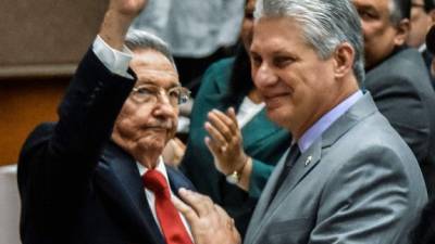 Raúl Castro cede el mando de Cuba en manos de su sucesor Miguel Mario Díaz- Canel.