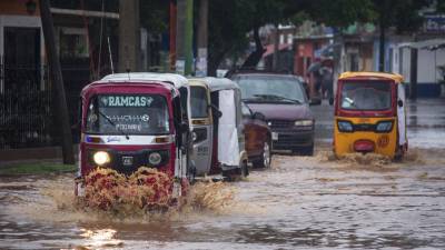 El huracán Agatha dejó fuertes lluvias en Oaxaca, donde tocó tierra la tarde del lunes como un ciclón de categoría 2.