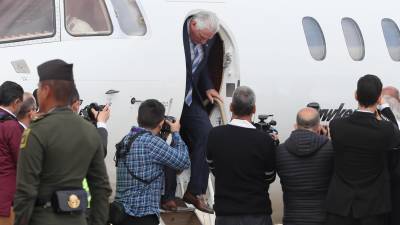 El presidente de Cuba, MIguel Díaz-Canel, hace su arribo este domingo a la Ciudad de México.