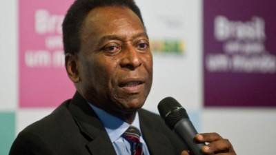 Edson Arantes do Nascimento es innegablemente el mejor futbolista latinoamericano que nunca jugó en Europa. Participó en cuatro mundiales, ganando tres, se retiró en Estados Unidos.