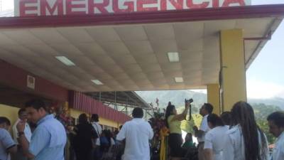 Los fondos fueron logrados por medio de la empresa y el comite de apoyo del centro.