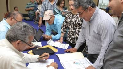 Emprendedores están listos para participar en la votación. Foto: Yoseph Amaya