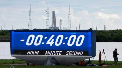 La NASA canceló el lanzamiento de su megacohete a la luna pocos minutos antes del despegue previsto para la mañana de este lunes.