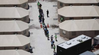 EEUU habilitó el año pasado un albergue con tiendas de campaña para niños migrantes en el sur de Texas./AFP.
