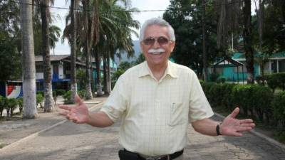 Constantino Pavón es catedrático del área de electrónica en el Técnico Alemán.