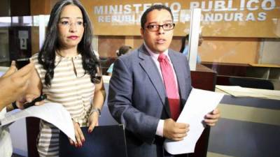 El Consejo Nacional Anticorrupción se apersonó al Ministerio Público para presentar la denuncia.