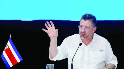 <b>El MP investiga denuncias contra el Gobierno de Chaves; en julio pasado, el ministro de seguridad de Costa Rica dijo que “hay una mexicanización de crimen”. Foto: AFP</b>