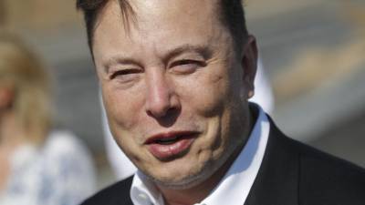 Elon Musk es el hombre más rico del mundo con una fortuna que asciende a los 300,000 millones de dólares.