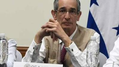 El expresidente de Guatemala Álvaro Colom fue designado por la OEA para mediar en el diálogo entre el Congreso de Honduras y el organismo internacional.