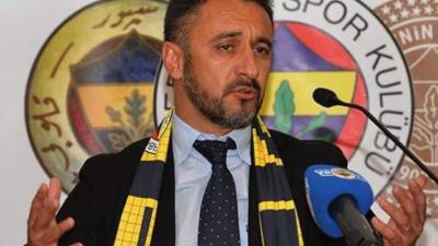 El director técnico respondió de esta manera luego de que se le cuestionara sobre los últimos fichajes de la institución.