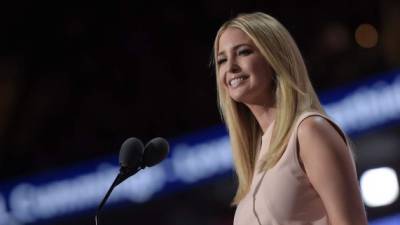 La hija mayor de Donald Trump, Ivanka, presentó hoy a su padre como el defensor del pueblo.