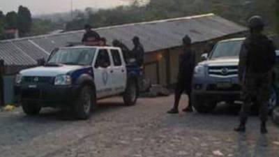 Las autoridades intensificaron los operativos en varias zonas de La Ceiba para dar con los asesinos del jugador de fútbol Arnold Peralta.