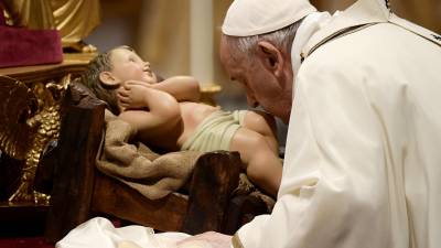 El Papa destacó que Jesús vino a ennoblecer a los excluidos y “se revela sobre todo a ellos; no a personajes cultos e importantes”.