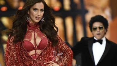 Aunque la modelo rusa no ha confirmado su estado, su nueva silueta evidencia que espera un bebé.