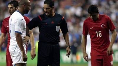 El árbitro mexicano Roberto García Orozco se mostró en forma.