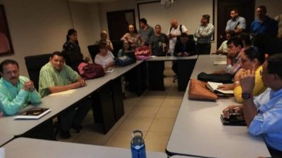 En la imagen, representantes de los trabajadores públicos.