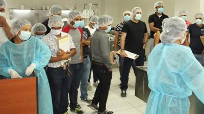 En uno de los módulos, los agentes de la Atic presenciaron cómo se llevan a cabo las autopsias.