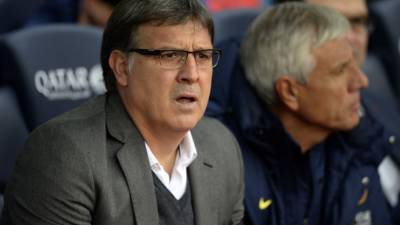 'Tata' Martino en el banquillo del Barcelona en el Camp Nou.