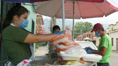 Los pequeños negocios, tanto formales como informales, pueden capacitarse de forma gratuita.