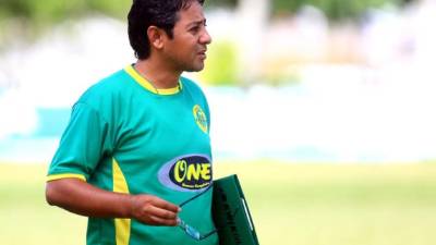 Douglas Munguía, técnico del Parrillas One.