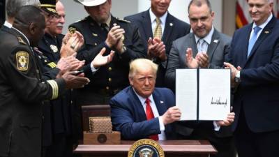 Trump firmó un decreto para una reforma limitada de la policía de EEUU./AFP.
