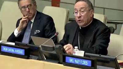 El cardenal hondureño, Óscar Andrés Rodríguez, durante su comparecencia hoy en la ONU.