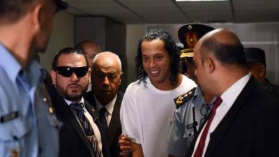 Ronaldinho sigue teniendo problemas con la justicia paraguaya. Foto EFE