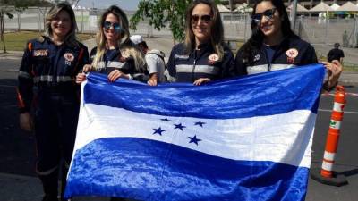 La belleza acompaña al combinado catracho que va por la hazaña de conseguir la medalla de bronce.
