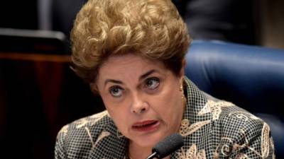 Rousseff se defendió ayer de las acusaciones en su contra frente al Senado brasileño. AFP