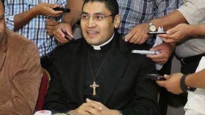 El sacerdote Carlos Rubio representa a la Iglesia Católica en el CNA.