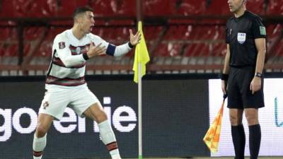 CR7 se fue a reclamarle al asistente ya que su gol era legítimo. Foto EFE.