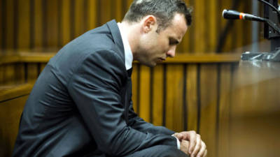 Oscar Pistorius durante su jucio por matar a su novia.