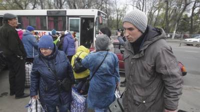 Habitantes de la ciudad ucraniana de Mykolayiv llegaban a Odesa el pasado miércoles, huyendo de los ataques de las tropas rusas. EFE.
