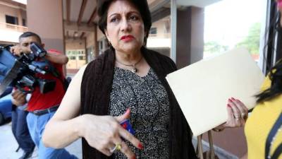 María Luisa Borjas afirma que fue separada injustamente de la Policía.