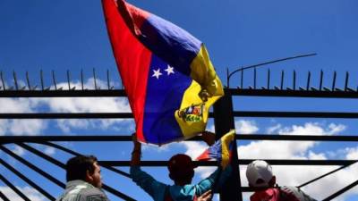 Maduro ordenó el cierre de la frontera entre Venezuela y Colombia para evitar el ingreso de ayuda humanitaria enviada por EEUU./AFP.