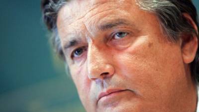 Henri Michel, antiguo central internacional francés y figura mítica del fútbol galo por haber estado al frente de la selección entre los años de 1984 y 1988, falleció este martes a los 70 años víctima de un cáncer.